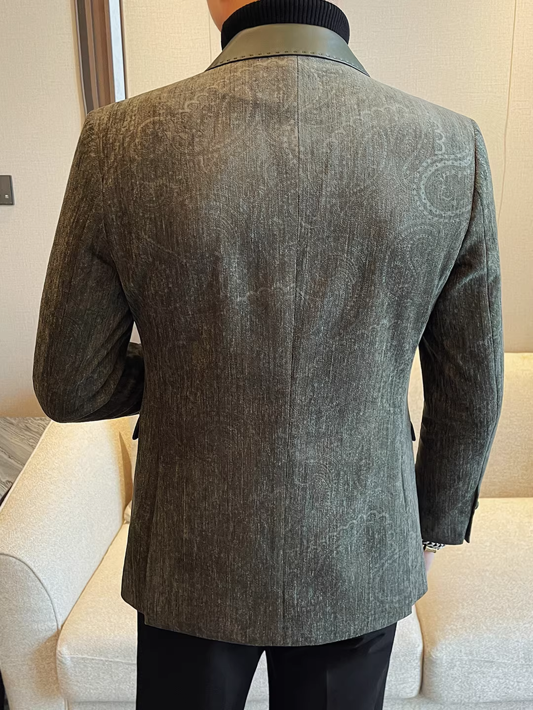 Áo vest nam cao cấp phối da, thời trang thu đông 2025, kiểu dáng ôm body, thời thượng, đơn giản.