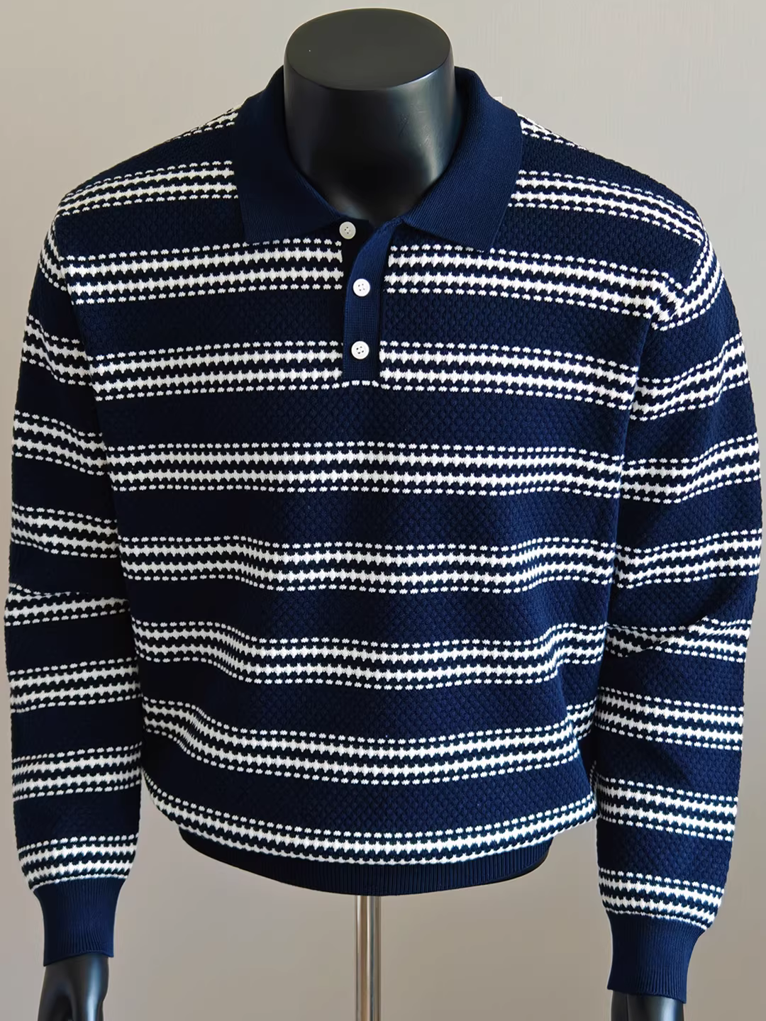 Áo len sọc cổ polo có họa tiết dành cho nam, dài tay, kiểu dáng thu đông mới, dáng rộng, đa năng, áo sơ mi dệt kim cổ bẻ thời trang.