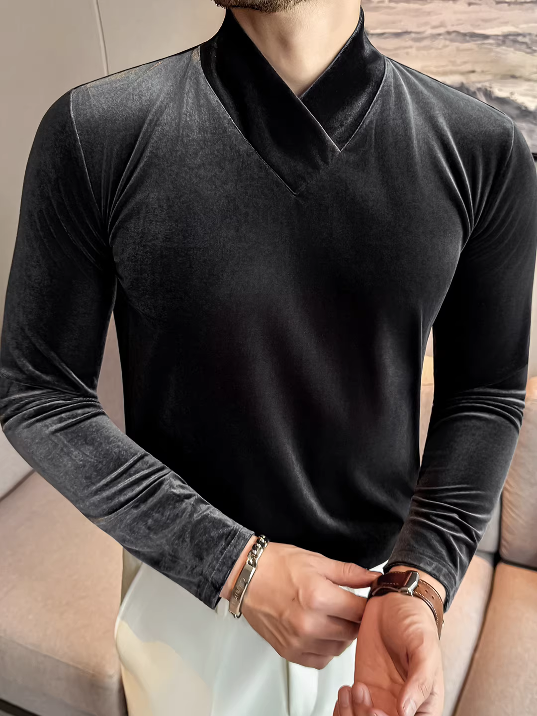 Áo thun nhung cổ chữ V sành điệu và độc đáo dành cho nam, dài tay, dày dặn cho mùa thu đông, ôm vừa vặn, áo lót nhung đẹp trai.