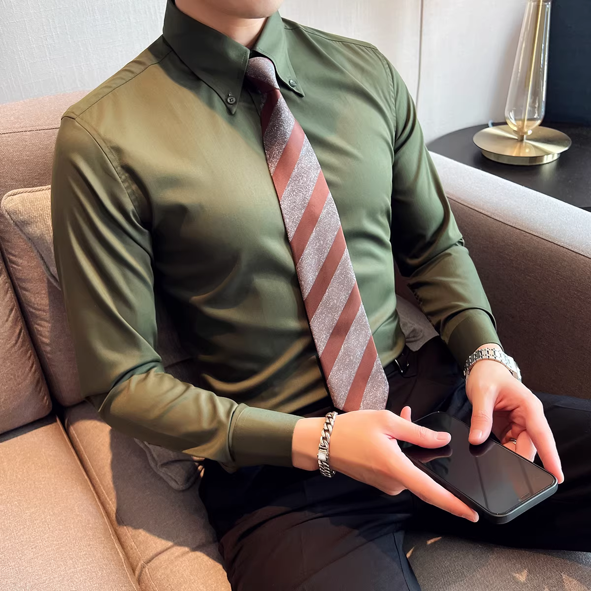 Áo sơ mi nam cổ nhọn kiểu Pháp, dài tay, thiết kế cao cấp, sành điệu và đẹp trai, áo sơ mi nam công sở, phong cách Anh, dáng ôm