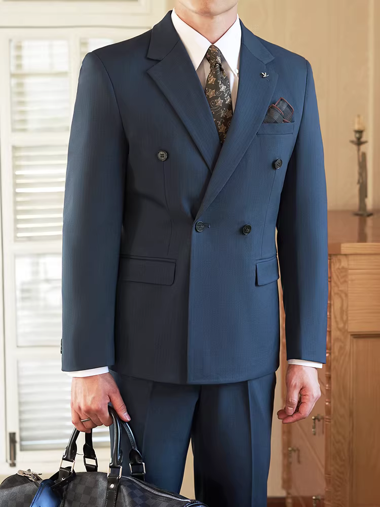 Bộ vest nam kiểu Anh, hai hàng khuy, kẻ sọc, dáng ôm, chất liệu cứng cáp, thích hợp cho đám cưới, dạ hội, trang phục công sở, bộ ba món.