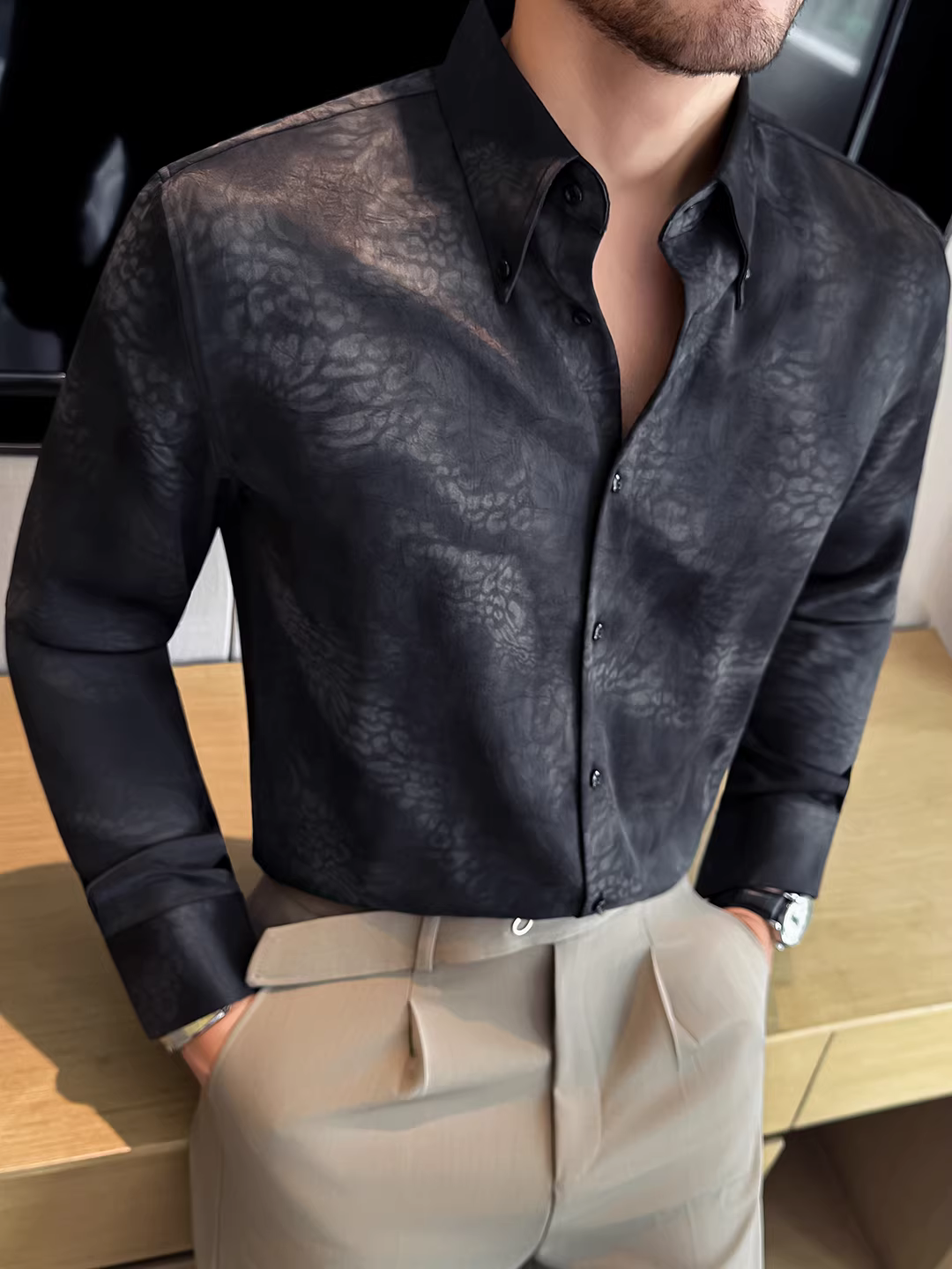 Áo sơ mi dài tay bằng vải satin có cổ nhọn kiểu Pháp dành cho nam, áo sơ mi thường ngày hơi rộng in màu chuyển sắc thời trang cao cấp