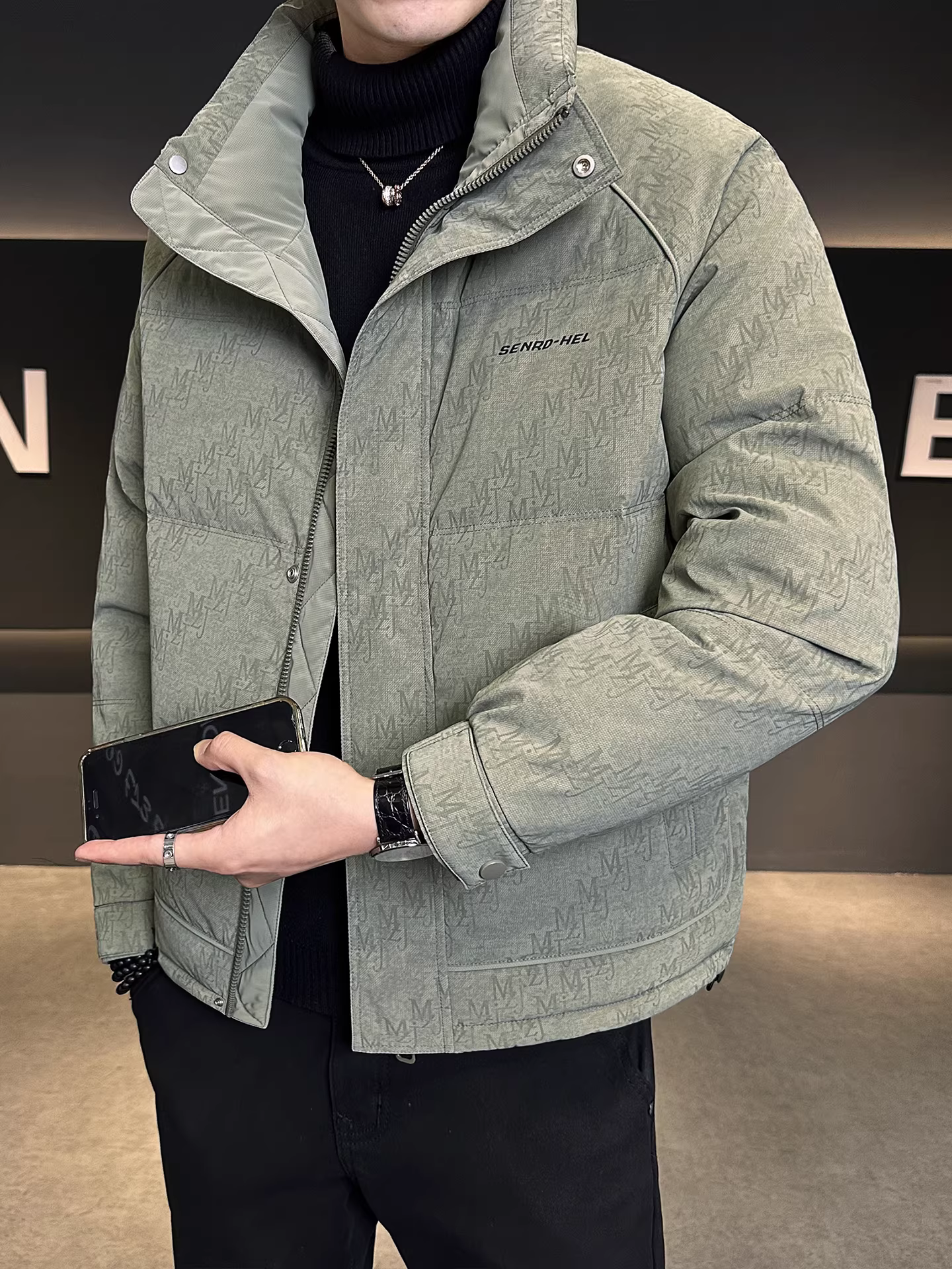 Áo khoác nam cổ đứng in họa tiết, kiểu mới mùa đông 2025, đa năng và thời trang, áo khoác ngắn chất lượng cao, nhẹ.