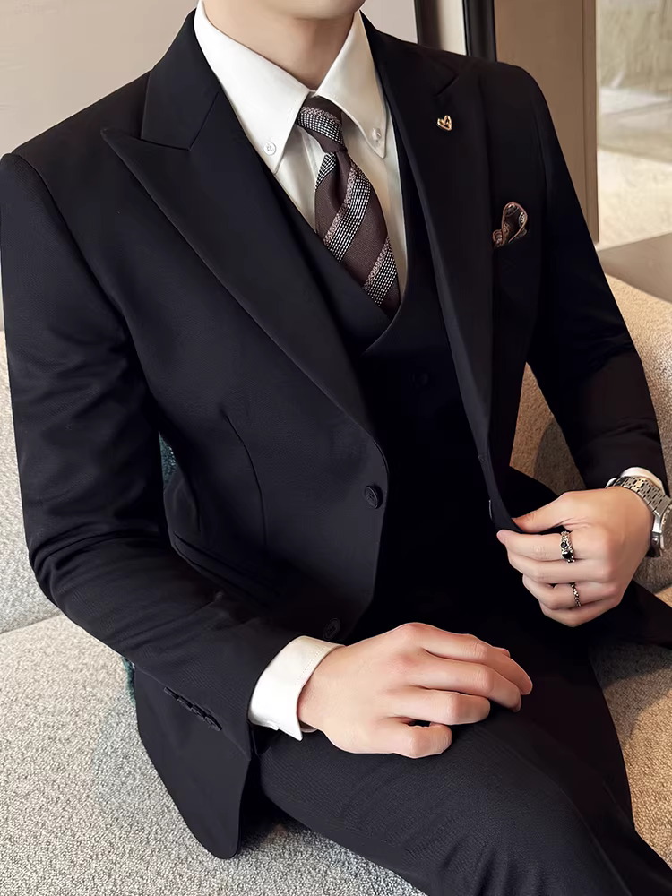 Bộ vest nam dáng đứng, trang phục công sở, dạ hội, kiểu dáng Hàn Quốc, ôm dáng, dễ chăm sóc, bộ ba món