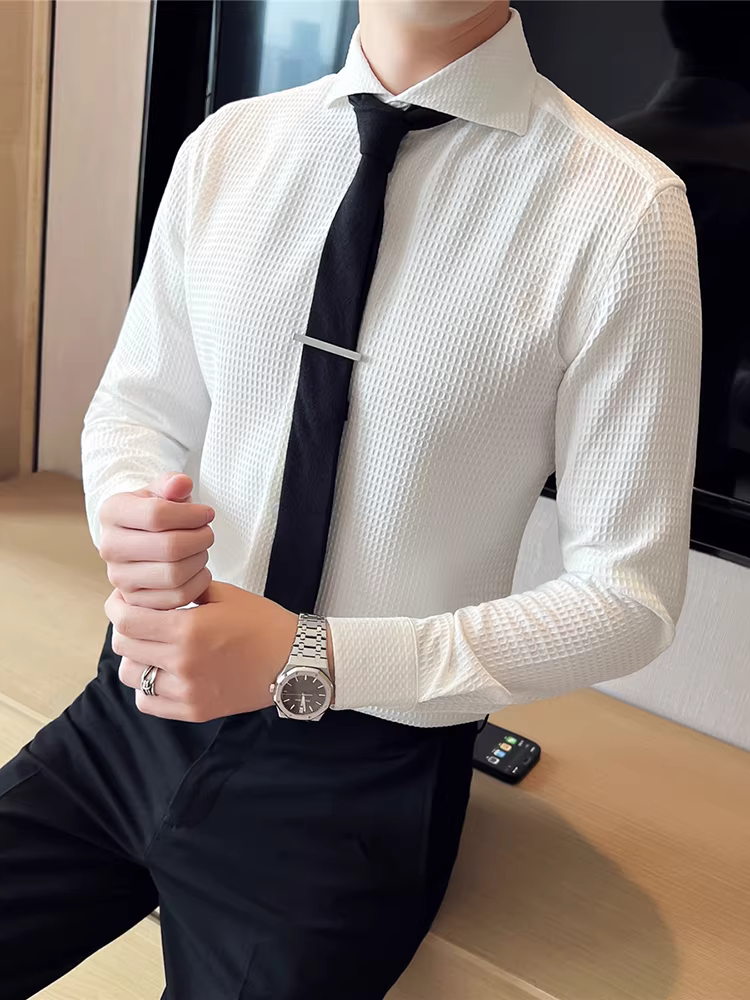 Áo sơ mi nam cổ Windsor một đường may, tay dài, họa tiết waffle cao cấp, dáng ôm, phong cách công sở lịch sự, trang phục công sở chuyên nghiệp, áo kiểu Pháp