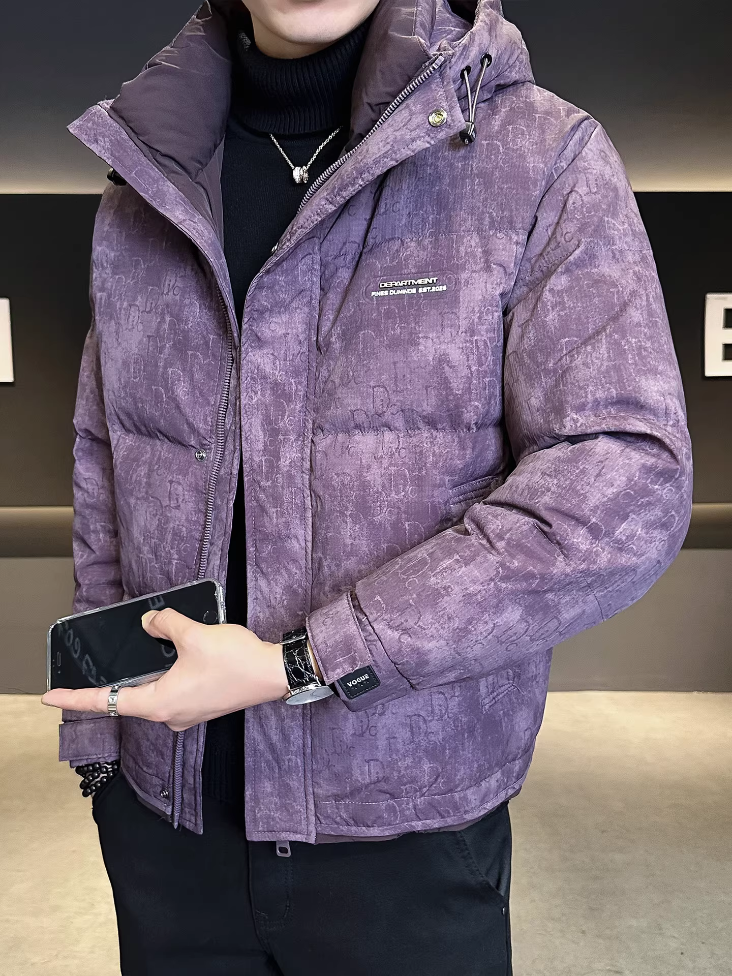 Áo khoác phao có mũ trùm đầu dành cho nam, kiểu dáng mới mùa đông 2025, dày dặn, ấm áp, ngắn, rộng rãi, đa năng.