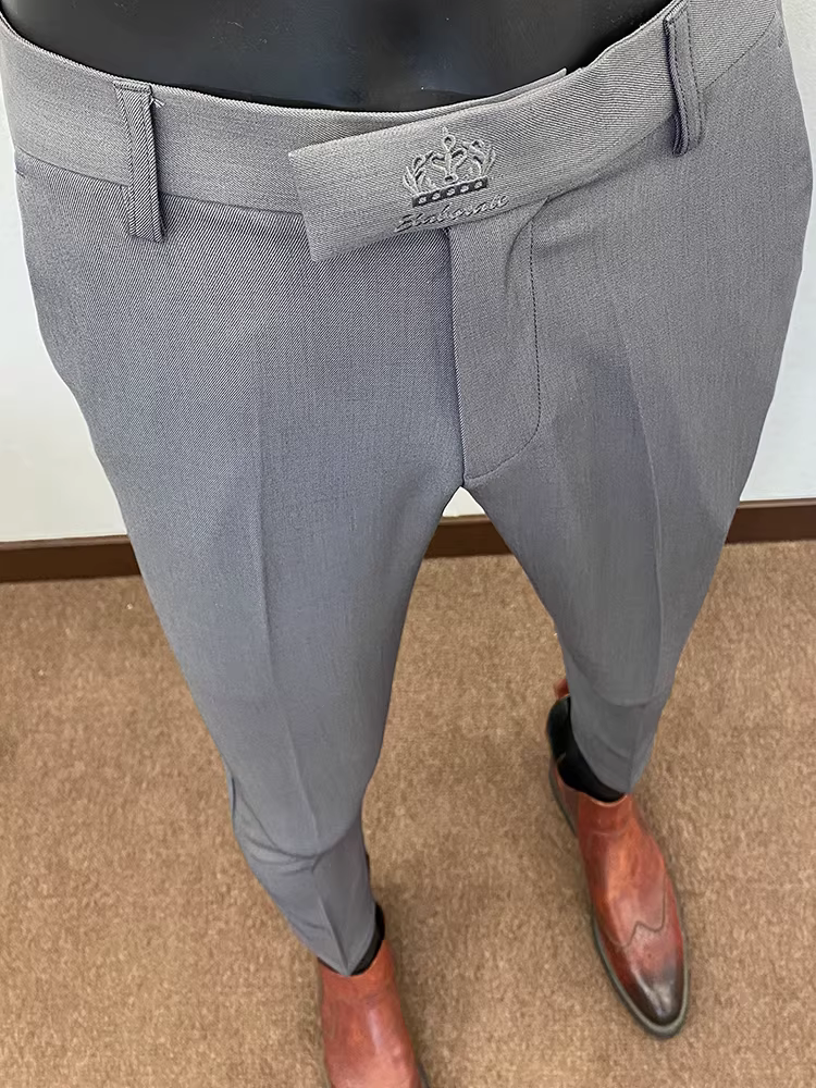 Quần âu nam thêu họa tiết vương miện, kiểu dáng mới Thu 2025, ôm dáng, đa năng, thời trang, lịch sự, công sở, kiểu skinny