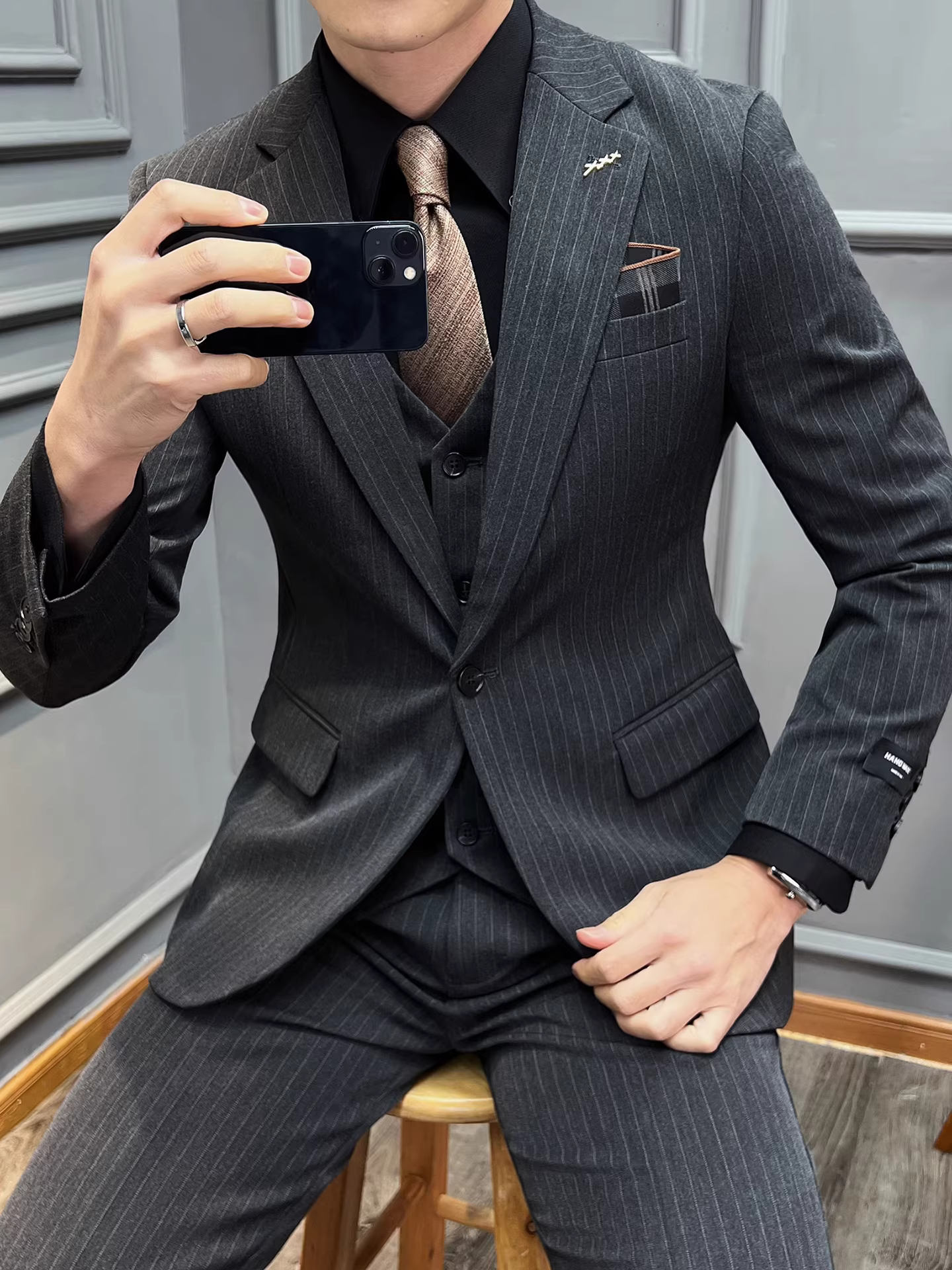 Bộ vest kẻ sọc một nút dành cho nam, cao cấp, ôm dáng, lịch lãm, thời trang, phong cách công sở, vest cưới, bộ ba món