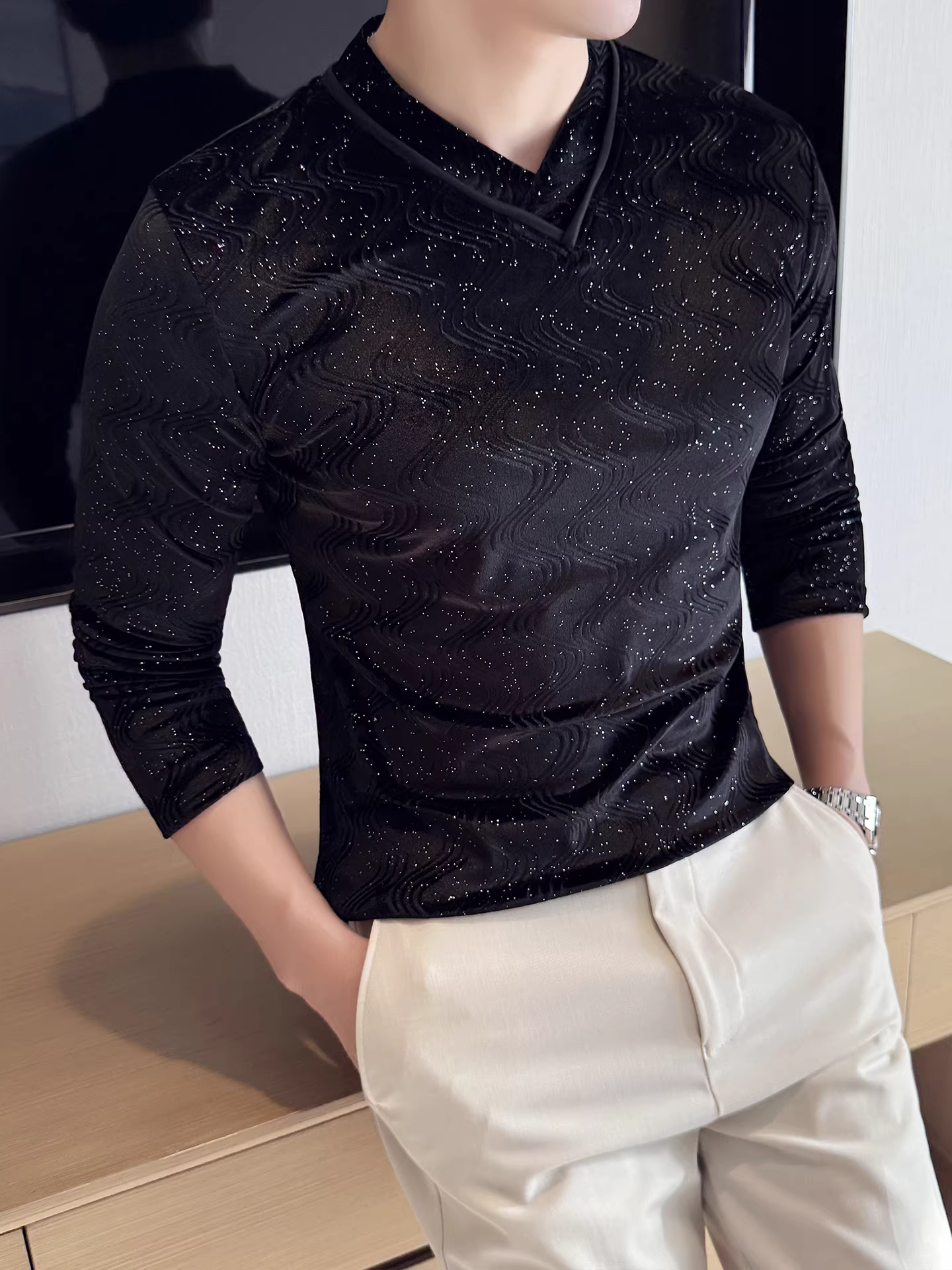 Áo thun nam cổ V nhung Gypsophila, tay dài, kiểu mới thu đông 2025, chất liệu thun ôm body cổ trung