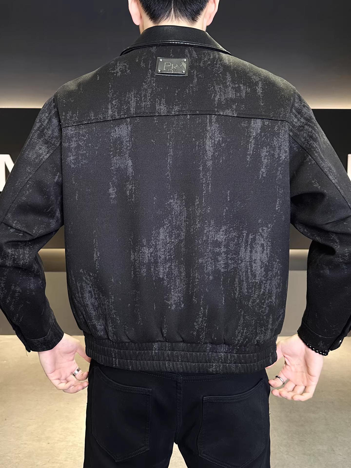 Áo khoác lông vũ nhẹ, viền da, dành cho nam, kiểu mới mùa đông 2025, dáng rộng, ngắn, nhẹ, ấm, chất lượng cao.