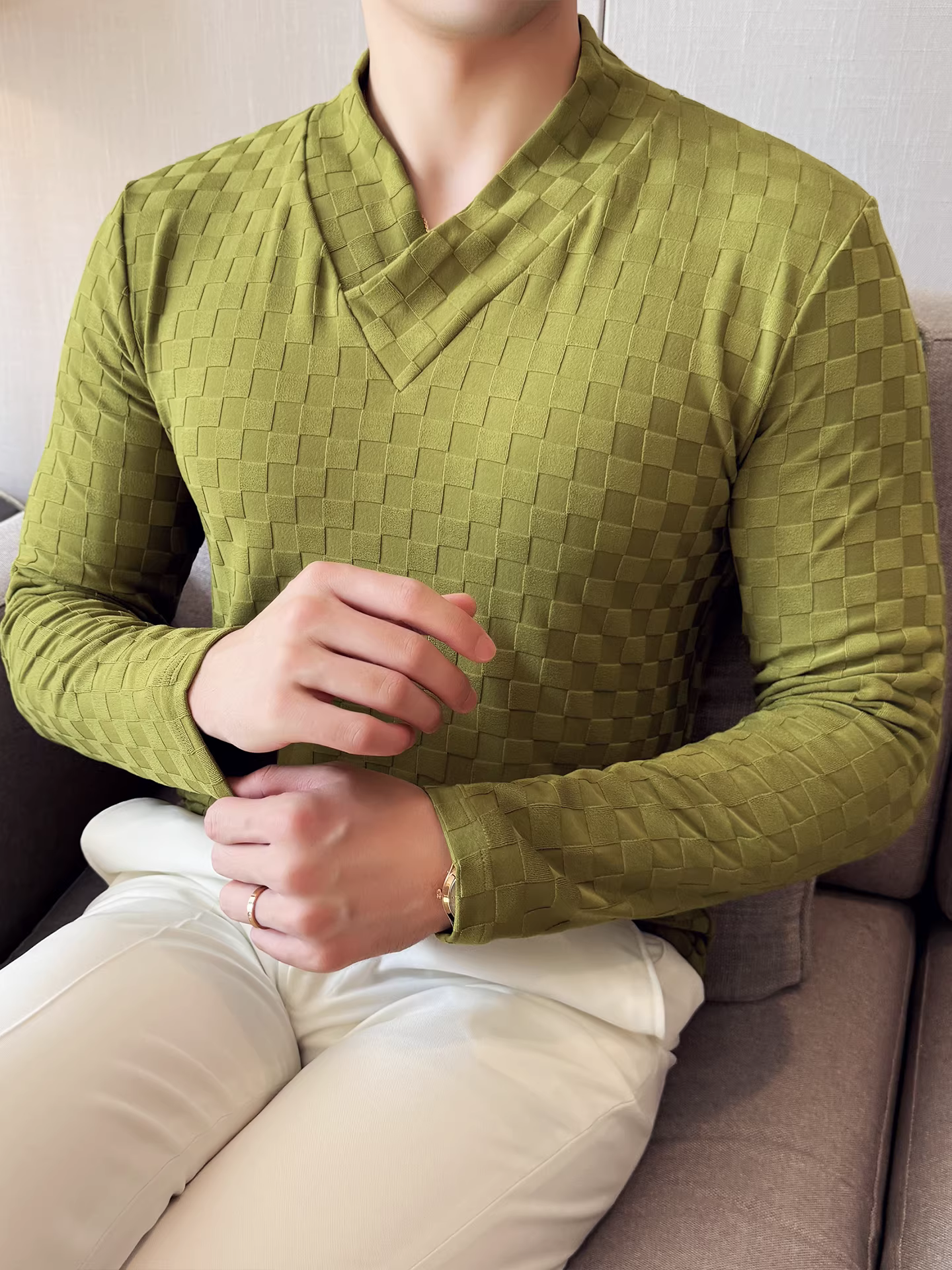 Áo thun dài tay cổ chữ V dành cho nam, thời trang thu đông mới, áo sơ mi kẻ sọc đa năng, kiểu dáng ôm sát, thời trang, đa năng