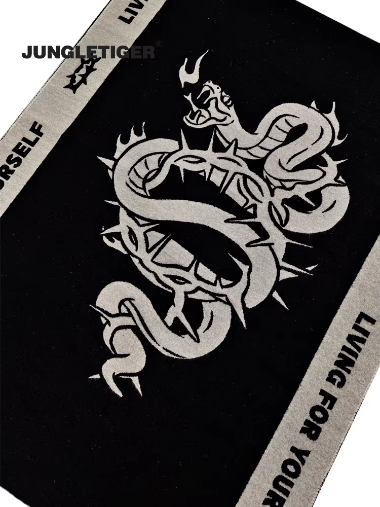 Khăn quàng cổ họa tiết rắn thiết kế độc đáo Jungle Tiger, giữ ấm mùa đông, unisex, màu đỏ đô, dáng rộng, làm ấm cổ