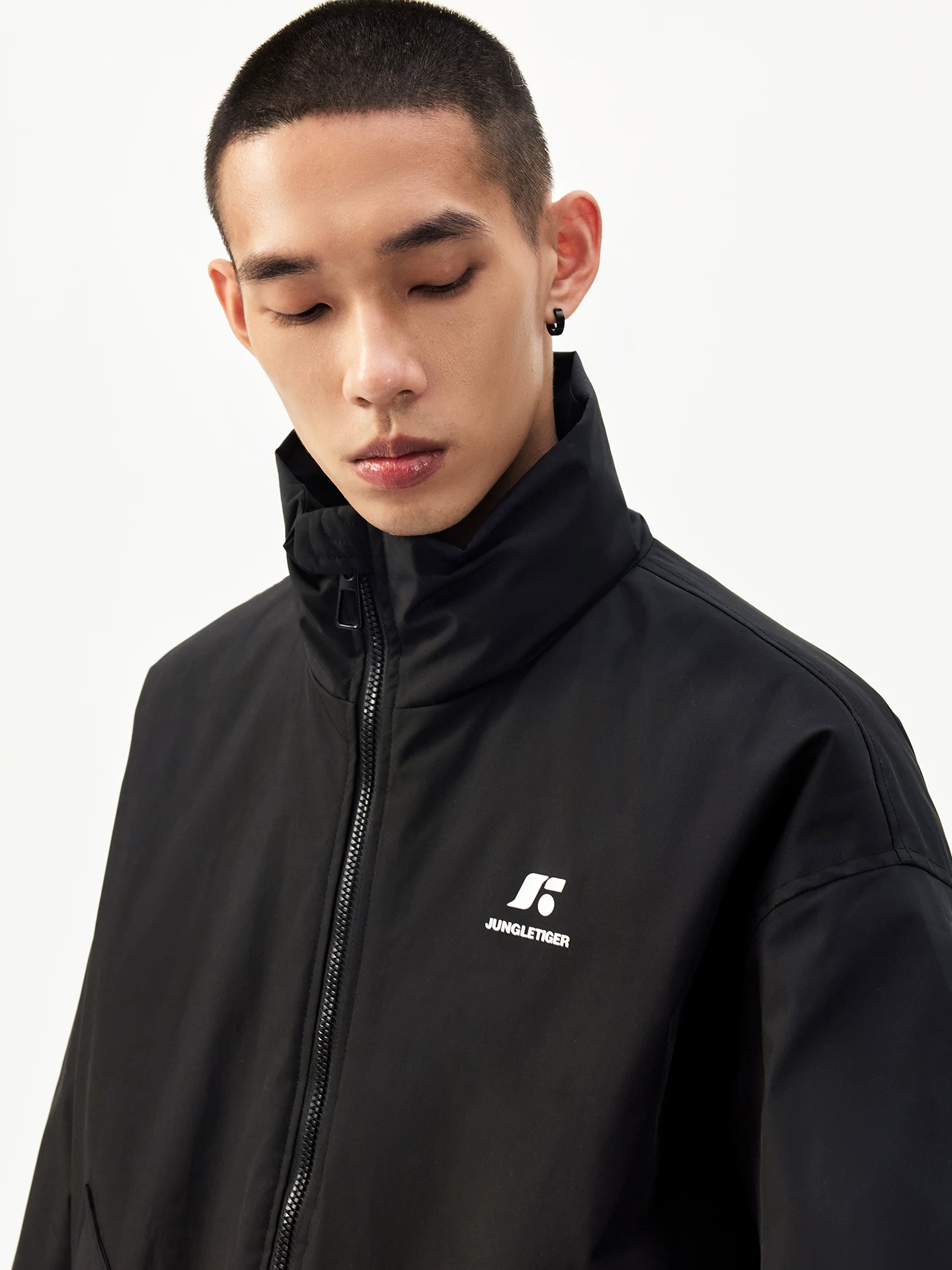 Áo khoác cotton cổ đứng phong cách Mỹ của Jungle Tiger dành cho nam, áo khoác cotton dày mùa đông 2025 dành cho cặp đôi, quần áo cotton rộng rãi, thoải mái dành cho nữ.