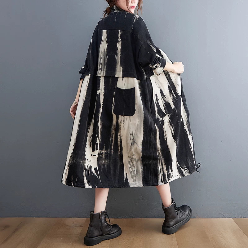 Áo khoác trench nữ 2026 xuân thu mới, dáng dài trung bình, size lớn, thời trang, phong cách đa năng, áo khoác in họa tiết thường ngày