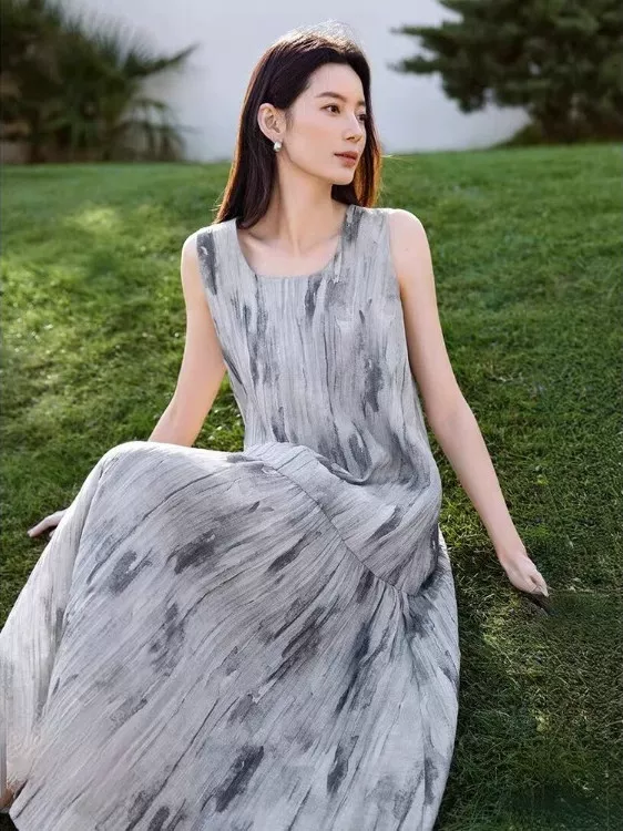 Váy liền thân họa tiết in phong cách Pháp, chất liệu Tencel nhẹ thoáng khí, kiểu dáng mùa hè mới 2025 dành cho nữ.