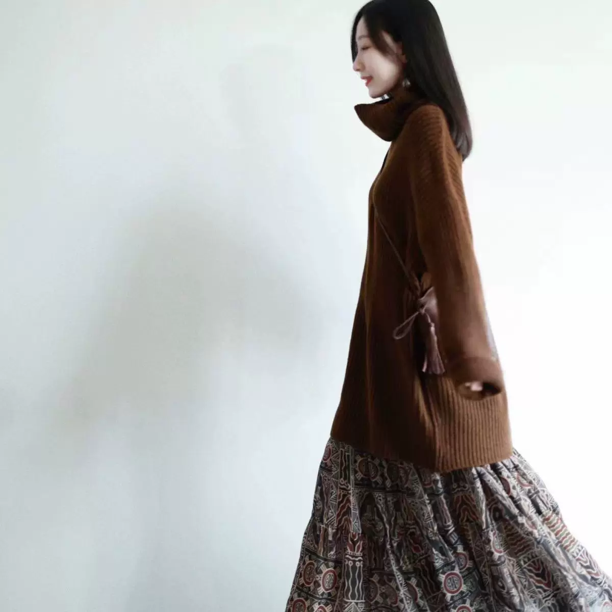 Váy voan in họa tiết retro nữ mùa hè 2025 kiểu mới, cạp cao, thời trang, phong cách độc đáo, đa năng, dáng dài