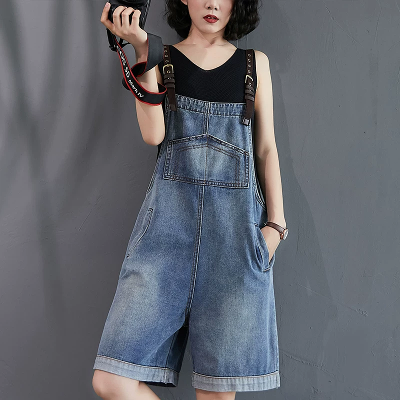 Quần yếm denim trẻ trung dành cho nữ, phong cách Hàn Quốc, bộ jumpsuit dây đeo cạp cao tôn dáng mới mùa hè 2026, quần short ống rộng, hợp thời trang.