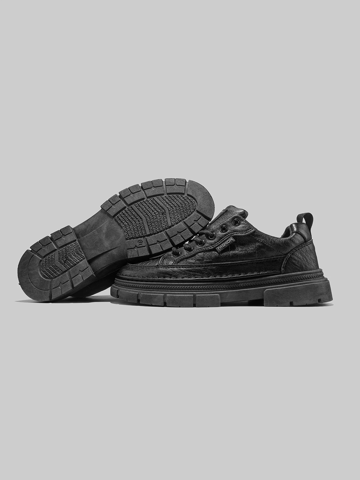 Giày nam Dongjia Qshoes mùa thu 2025, giày da đen kiểu casual, retro, cổ thấp, đa năng, phong cách giày thể thao công sở.