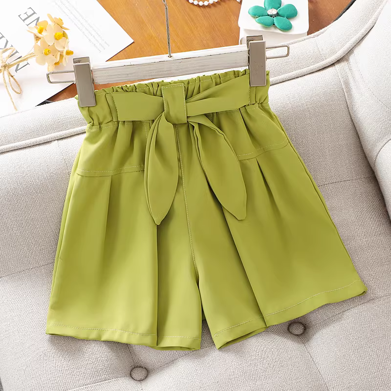 Bộ đồ hè hai mảnh kiểu mới 2025 dành cho bé gái, quần đùi ngắn tay, phong cách năng động, dành cho bé gái lớn hơn, thiết kế dễ thương.