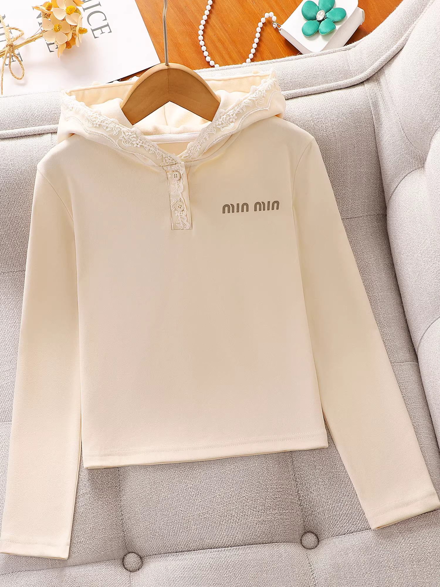 Bộ đồ thể thao thu đông bé gái 2025, áo hoodie trẻ em mới, quần ống rộng mùa xuân thu, bộ hai mảnh thời trang cho bé gái