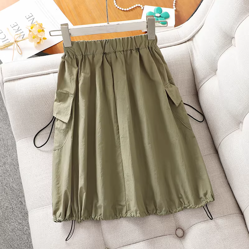 Bộ trang phục hè 2025 kiểu mới in hình thời trang cho bé gái, chân váy ngắn áo thun, chân váy xòe rộng cho bé gái lớn