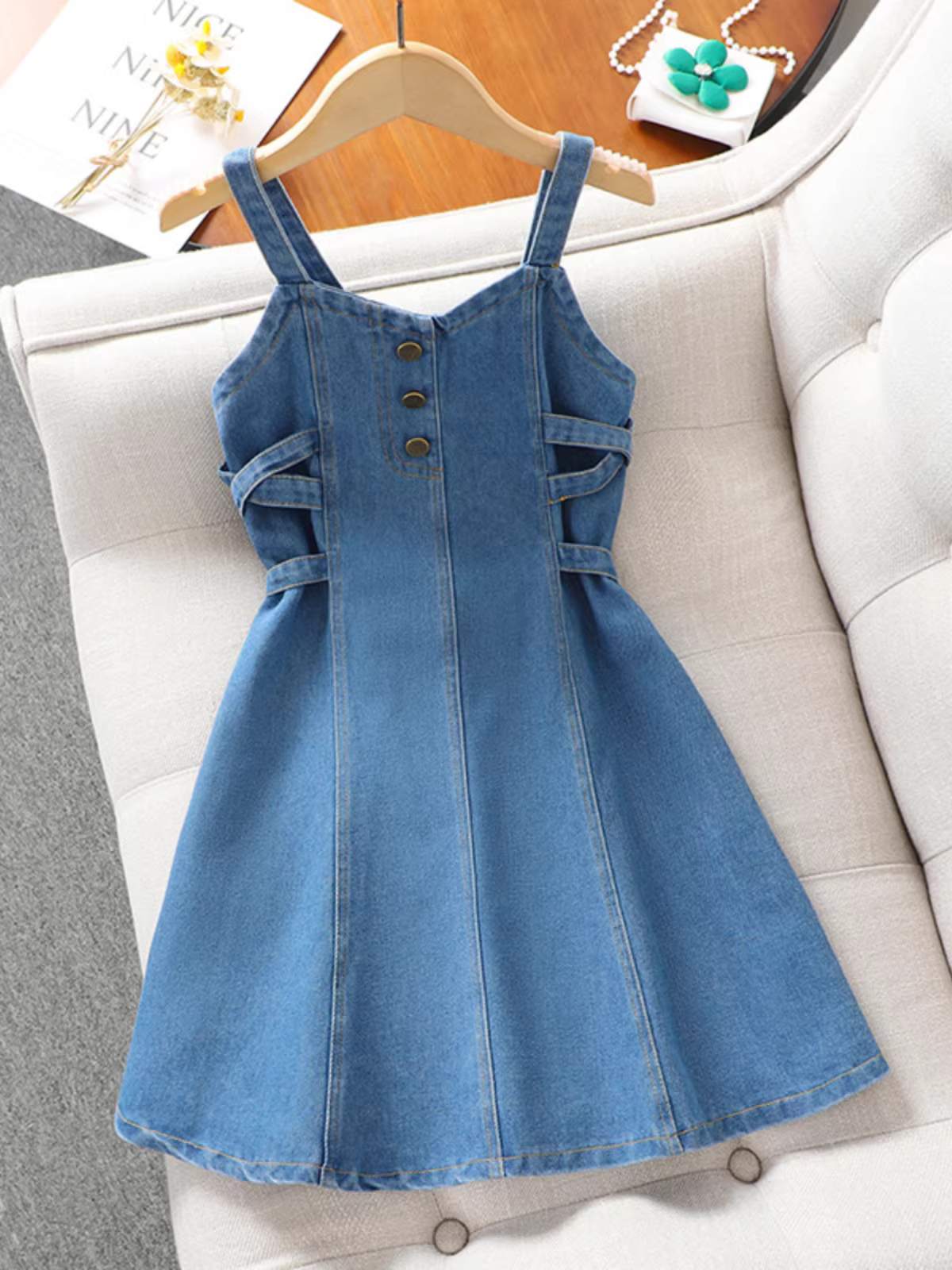 Bộ đầm denim mùa hè 2025 cho bé gái, trang phục trẻ em mới, váy yếm hai mảnh, bộ đồ thời trang cho bé lớn