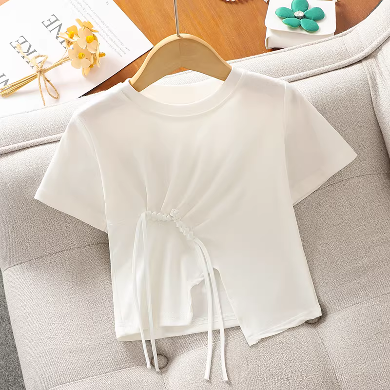 Bộ trang phục hè cho bé gái kiểu mới 2025, áo thun ngắn tay xẻ tà cho bé gái lớn, quần jean ống rộng mỏng cho trẻ em