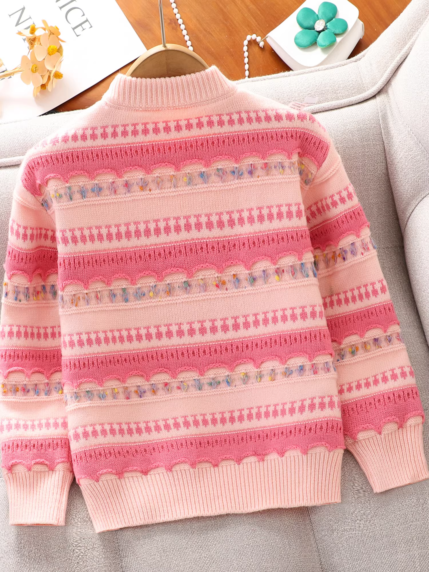 Áo len lông cừu bé gái thu đông kiểu mới 2025, áo len dệt kim dày dặn kẻ sọc giữ ấm cho bé gái