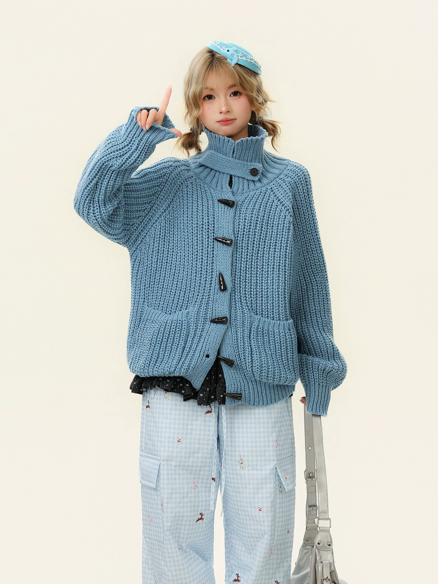 Áo len cổ đứng cài khuy sọc dày màu xanh dành cho nữ, áo khoác cardigan dệt kim đa năng dài vừa phải cho mùa thu đông.