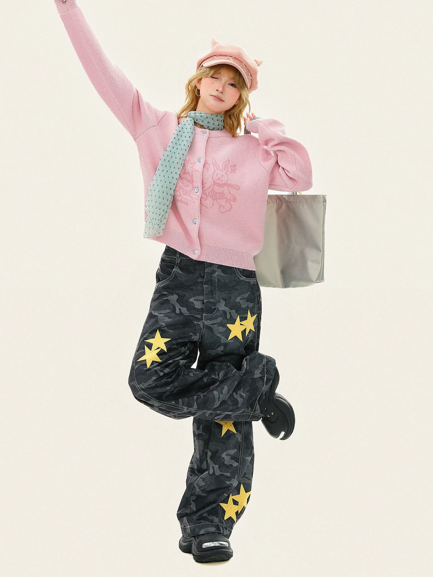 Áo len cardigan cổ tròn màu hồng in hình chú thỏ dễ thương dành cho nữ, áo cardigan dệt kim ngắn ôm dáng cho mùa thu đông.