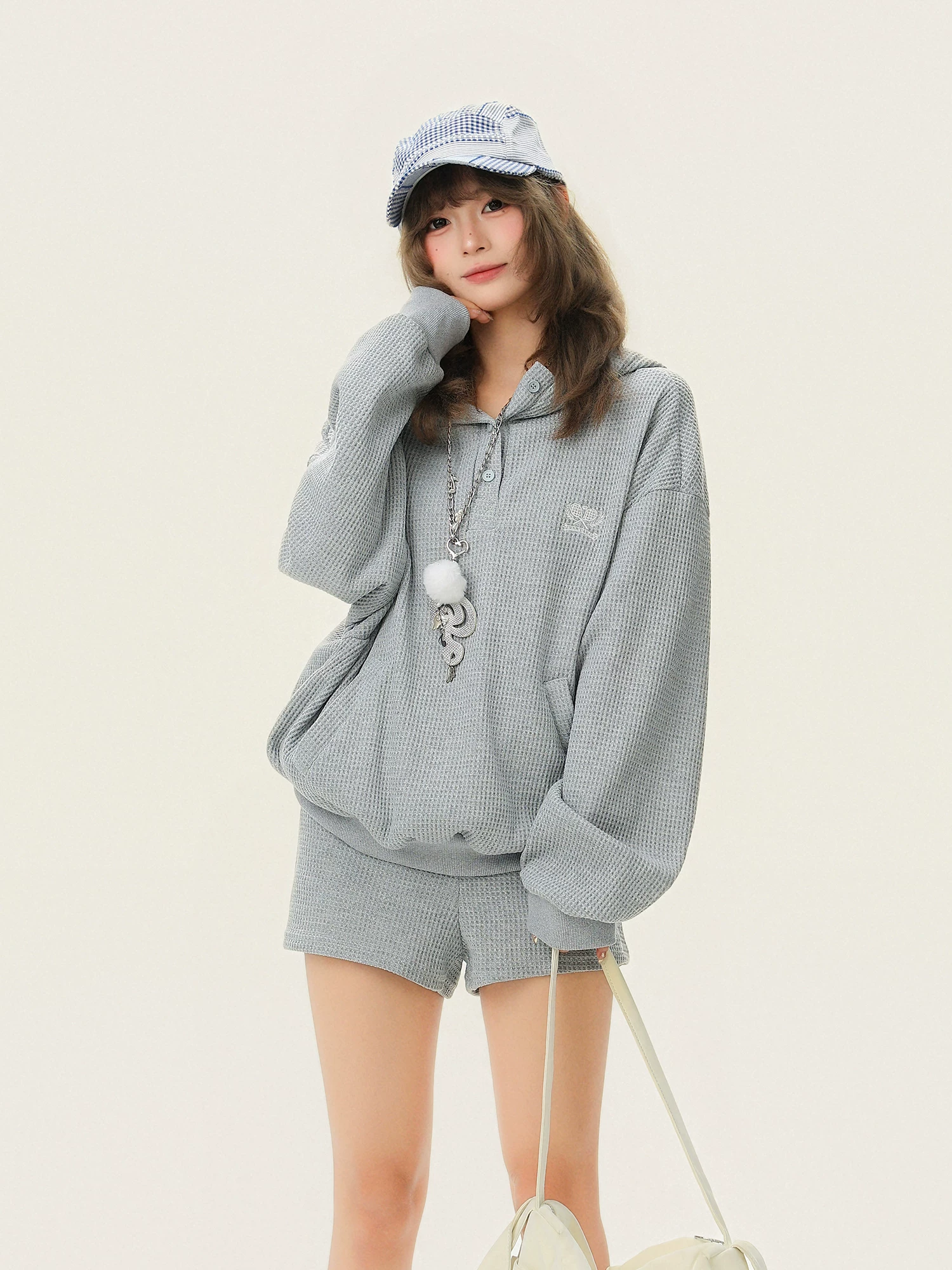 Áo hoodie thể thao thêu họa tiết waffle đa năng phong cách Hàn Quốc dành cho nữ, áo kiểu dáng rộng rãi thoải mái mùa xuân.