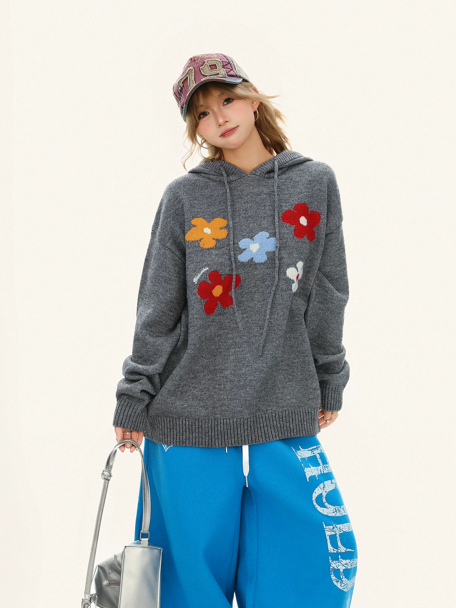 Áo len có mũ trùm đầu bằng vải jacquard họa tiết hoa dành cho nữ, mùa thu đông, phong cách lười biếng, cảm giác cao cấp, đồ dệt kim rộng rãi và đa năng.