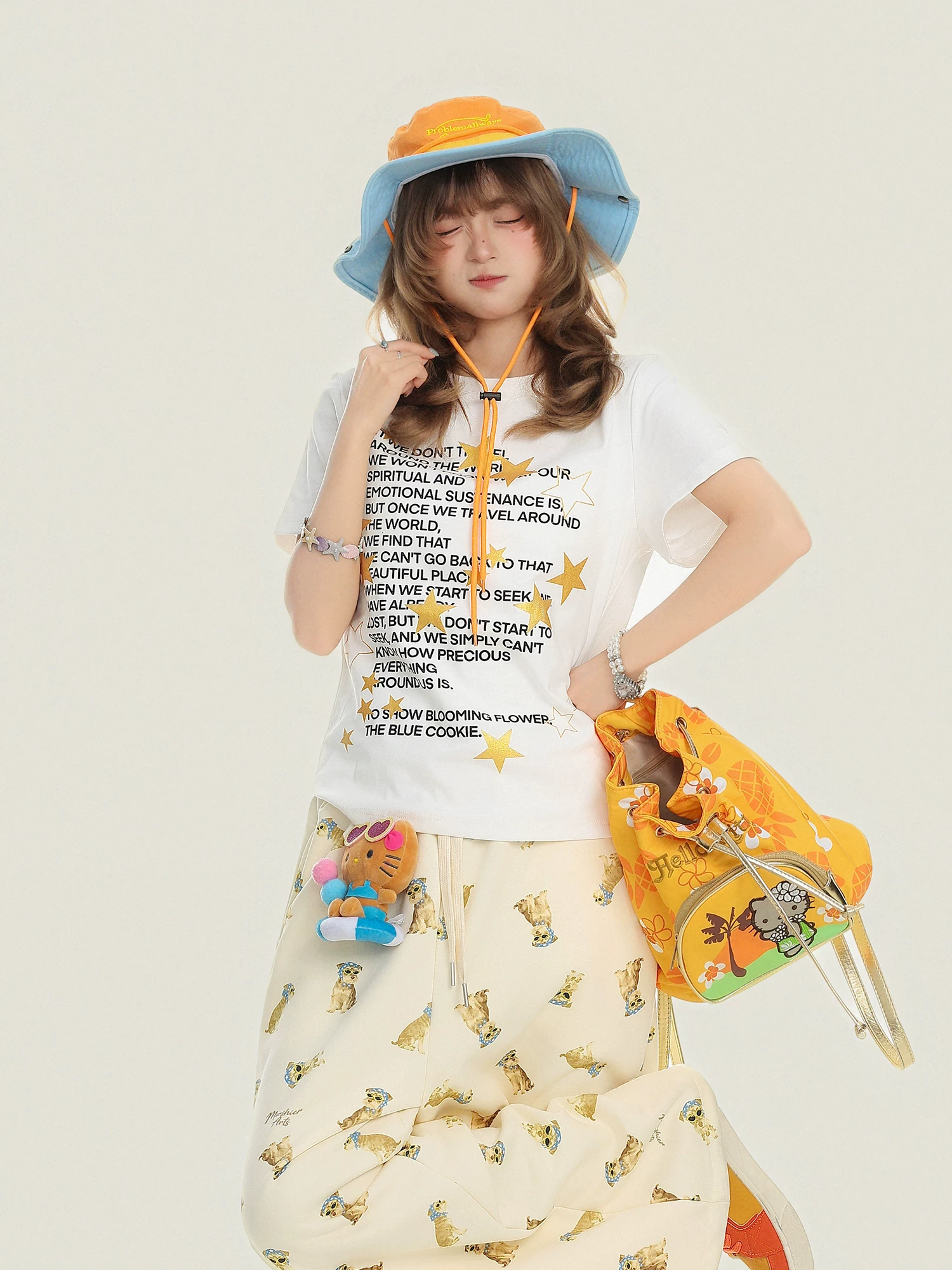 Áo thun ngắn tay in chữ và hình ngôi sao theo phong cách retro của Bulu Biscuit dành cho nữ, áo crop top dáng ôm mùa hè.