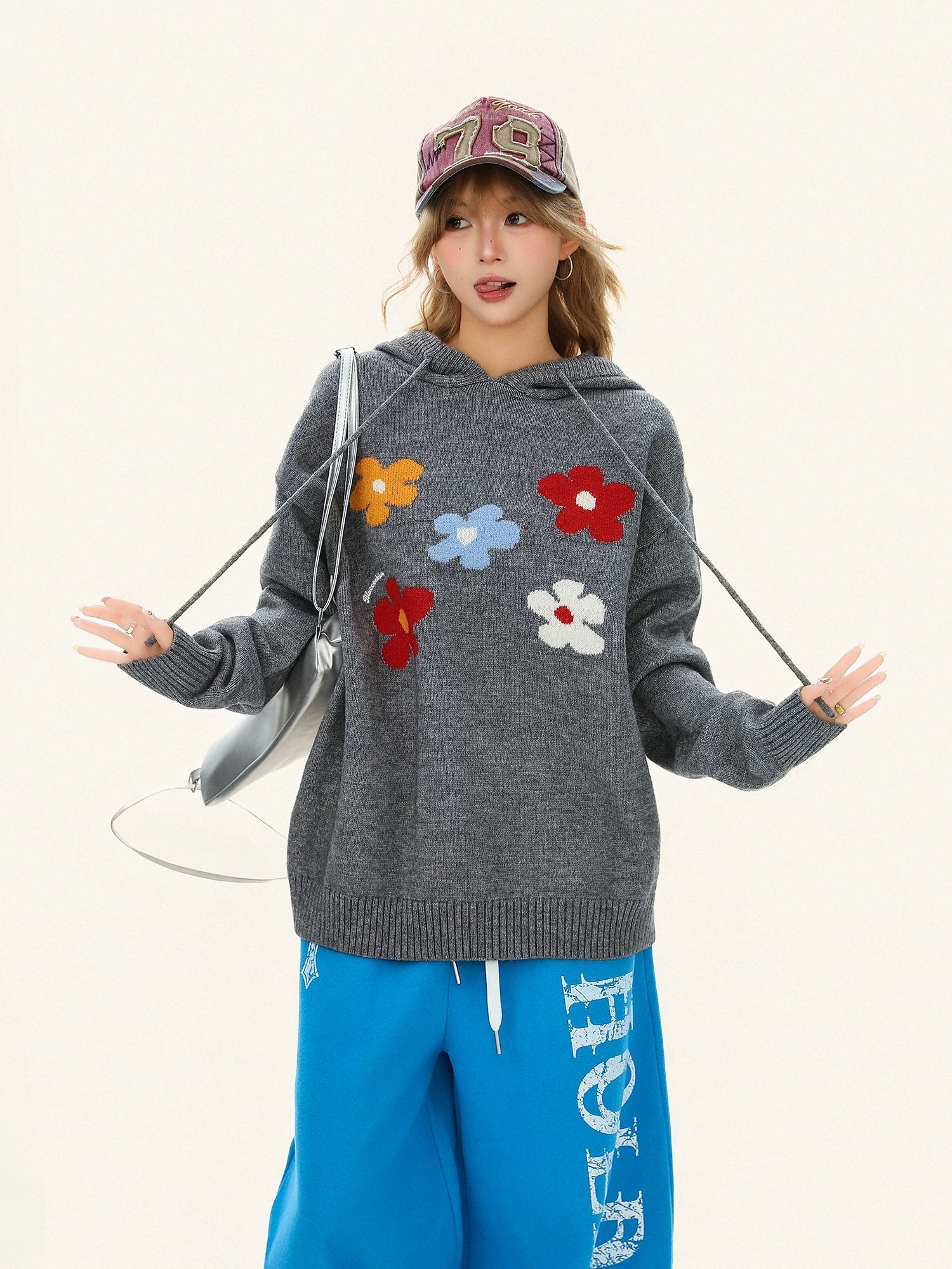 Áo len có mũ trùm đầu bằng vải jacquard họa tiết hoa dành cho nữ, mùa thu đông, phong cách lười biếng, cảm giác cao cấp, đồ dệt kim rộng rãi và đa năng.