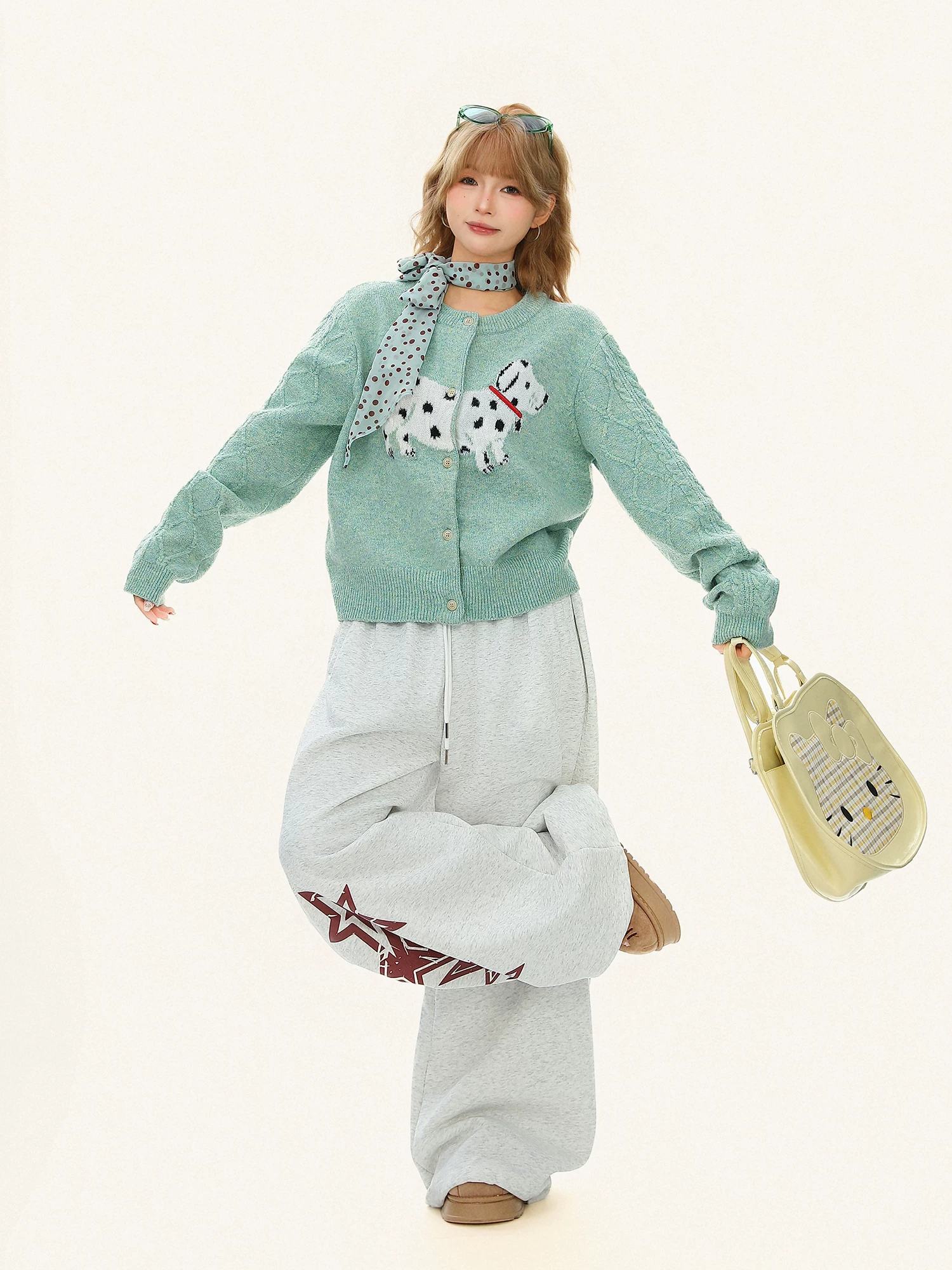 Áo len cardigan dáng rộng cổ tròn dễ thương dành cho nữ với phong cách ngọt ngào và thêu hình chú chó con dễ thương, thích hợp cho mùa thu đông.