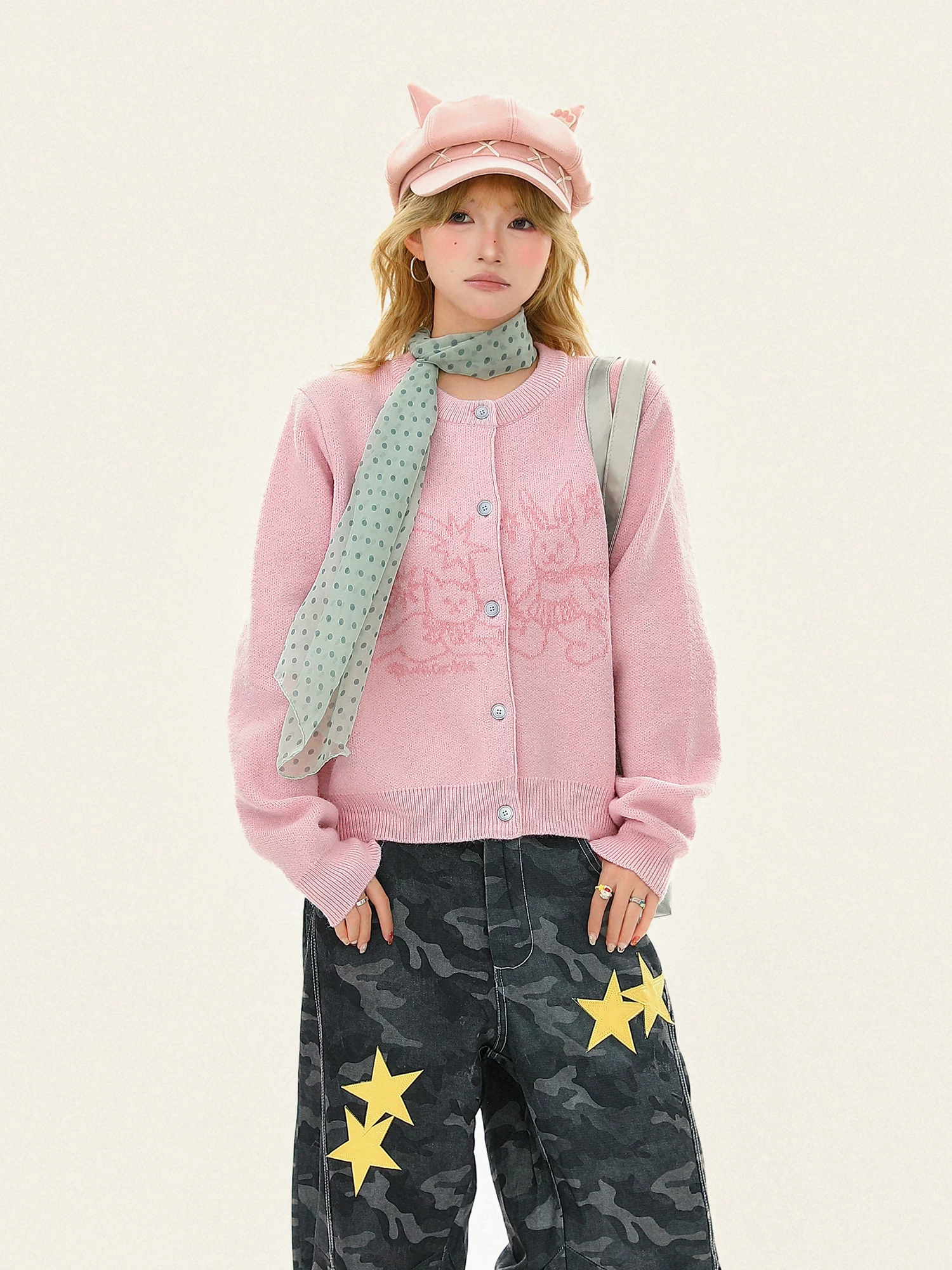 Áo len cardigan cổ tròn màu hồng in hình chú thỏ dễ thương dành cho nữ, áo cardigan dệt kim ngắn ôm dáng cho mùa thu đông.