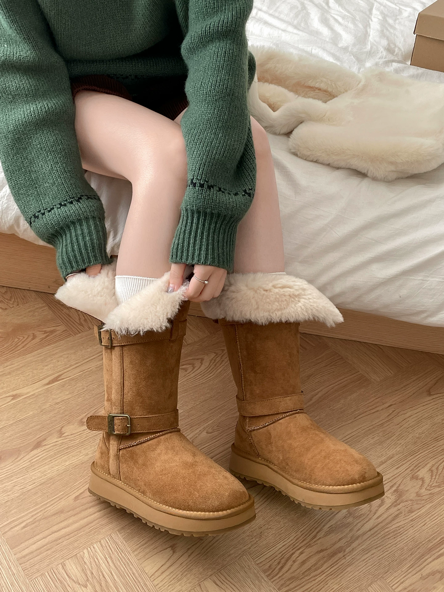 Giày bốt tuyết đế xuồng lót lông dày kiểu cổ điển Nam Trung Quốc dành cho nữ 2025 Mẫu mới mùa đông ấm áp đi ngoài trời Giày bông Đông Bắc