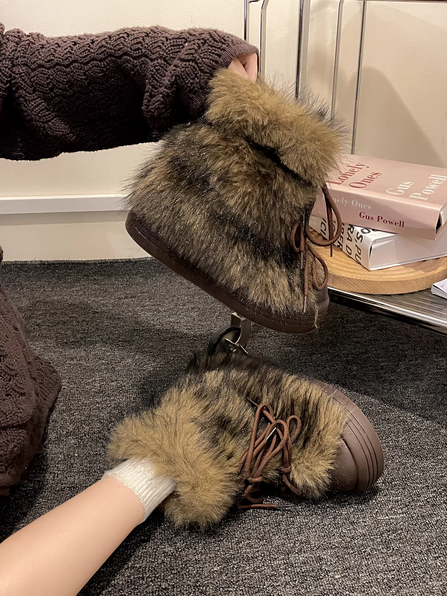 Giày bốt đi tuyết đế dày lót lông cừu trắng chống trơn trượt dành cho nữ, giày cotton giữ ấm mùa đông mới năm 2025.