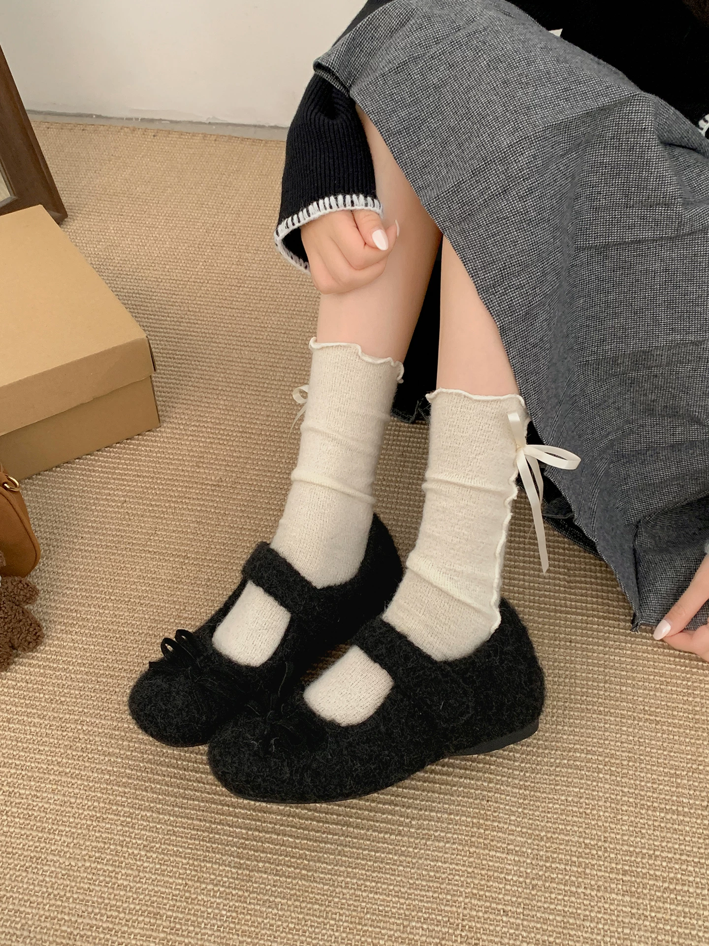 Giày Mary Jane đế dày tăng chiều cao kiểu Pháp lót lông cừu dành cho nữ, áo khoác ngoài mùa đông, kiểu mới 2025, thích hợp phối cùng váy, giày cotton ấm áp.