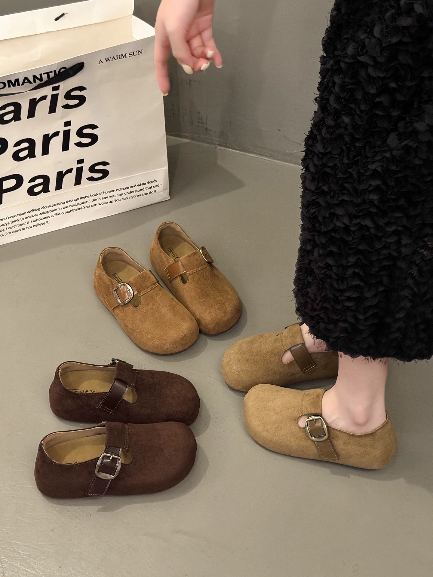 Giày Birkenstock đế dày nâng chiều cao, kiểu quấn toàn bộ, màu nâu dành cho nữ, kiểu dáng thu mới 2025, thích hợp phối cùng chân váy, giày đế mềm.