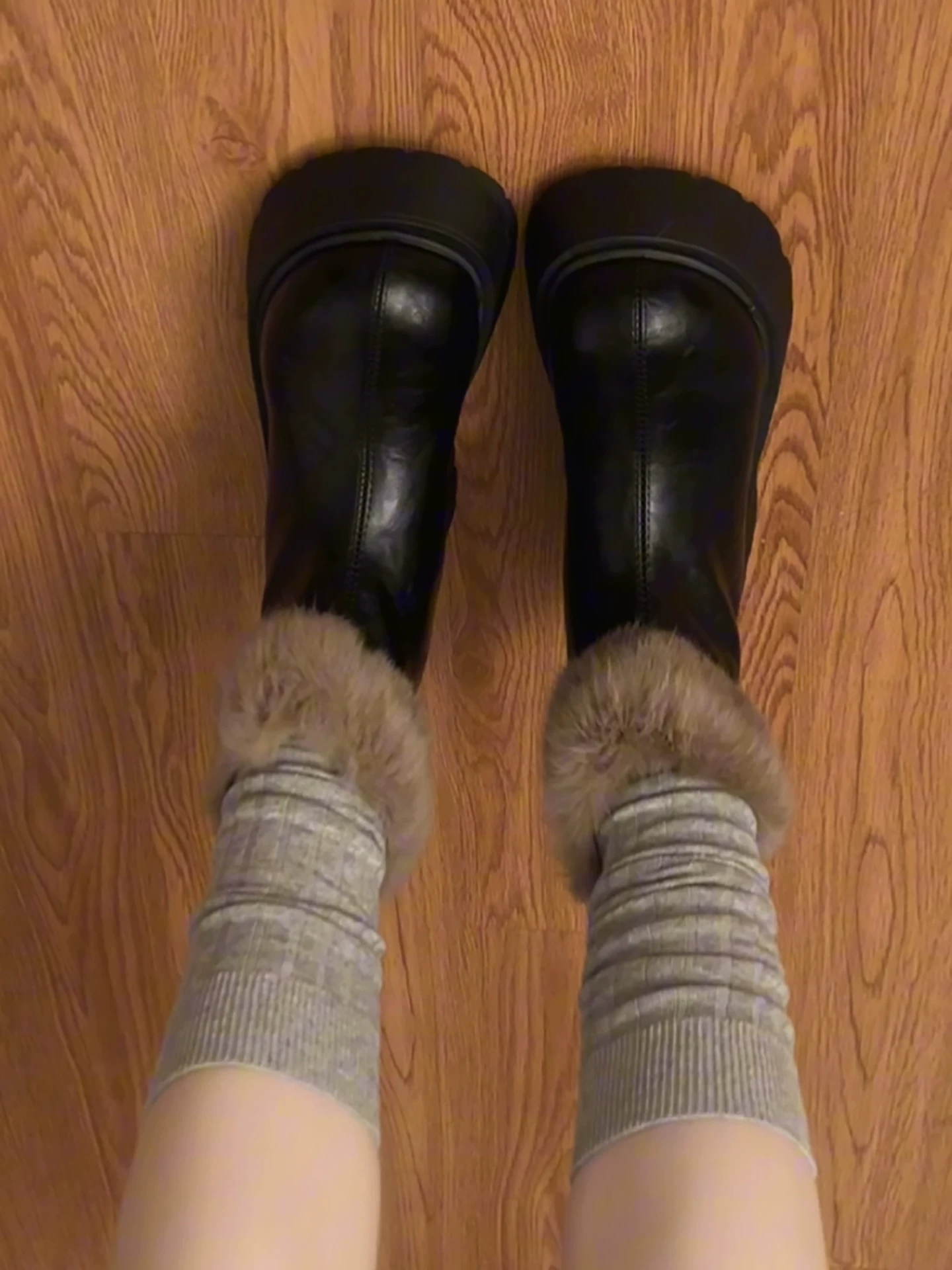 Giày bốt đi tuyết lót lông dày đế dày dành cho nữ, mẫu mới mùa đông 2025, chống trơn, tăng chiều cao, giữ ấm bằng vải cotton.