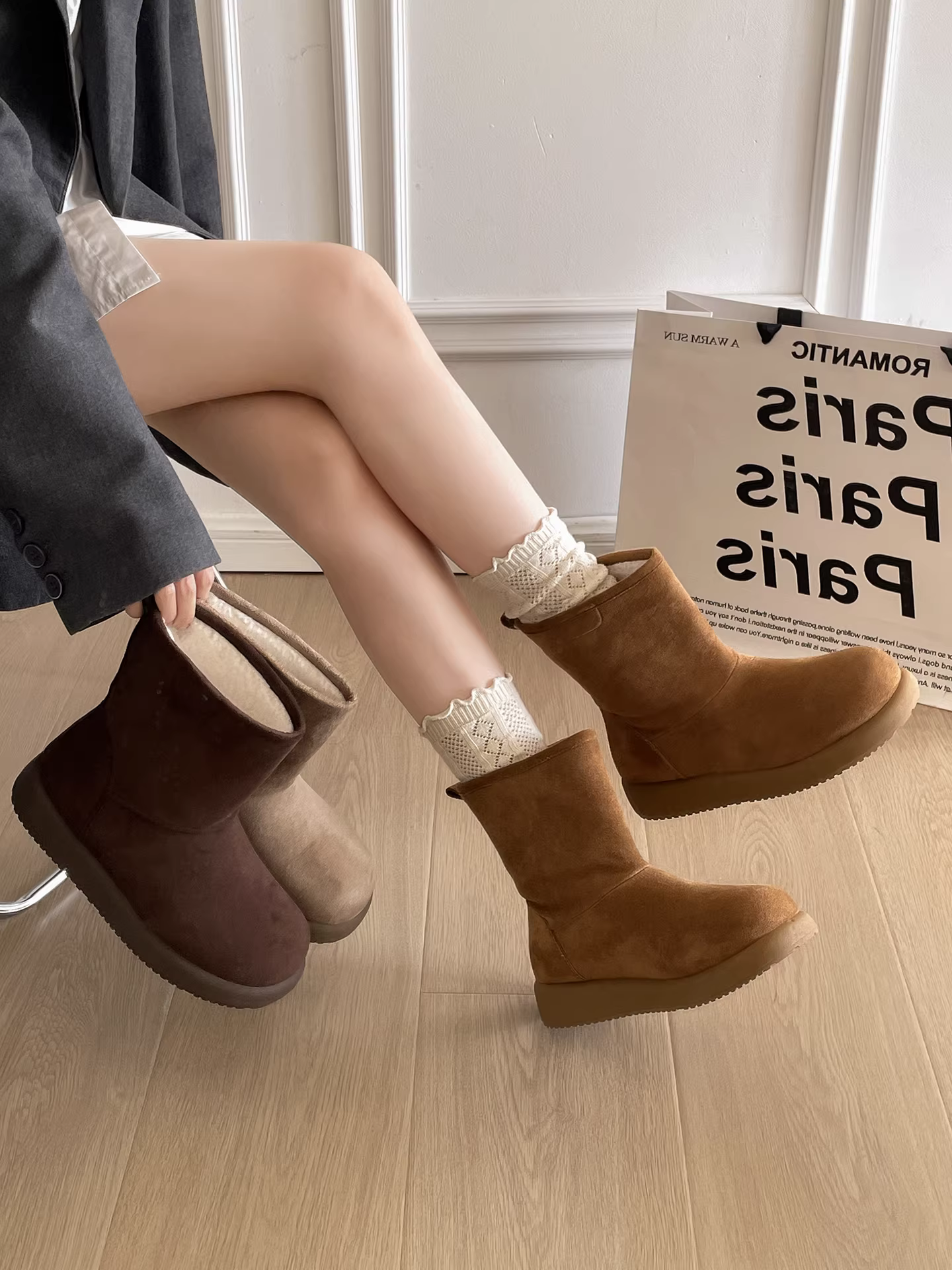 Giày bốt đi tuyết đế dày lót lông cừu phong cách Đông Bắc dành cho nữ, trang phục mùa đông mới 2025, giày cotton cổ điển ấm áp và tăng chiều cao.