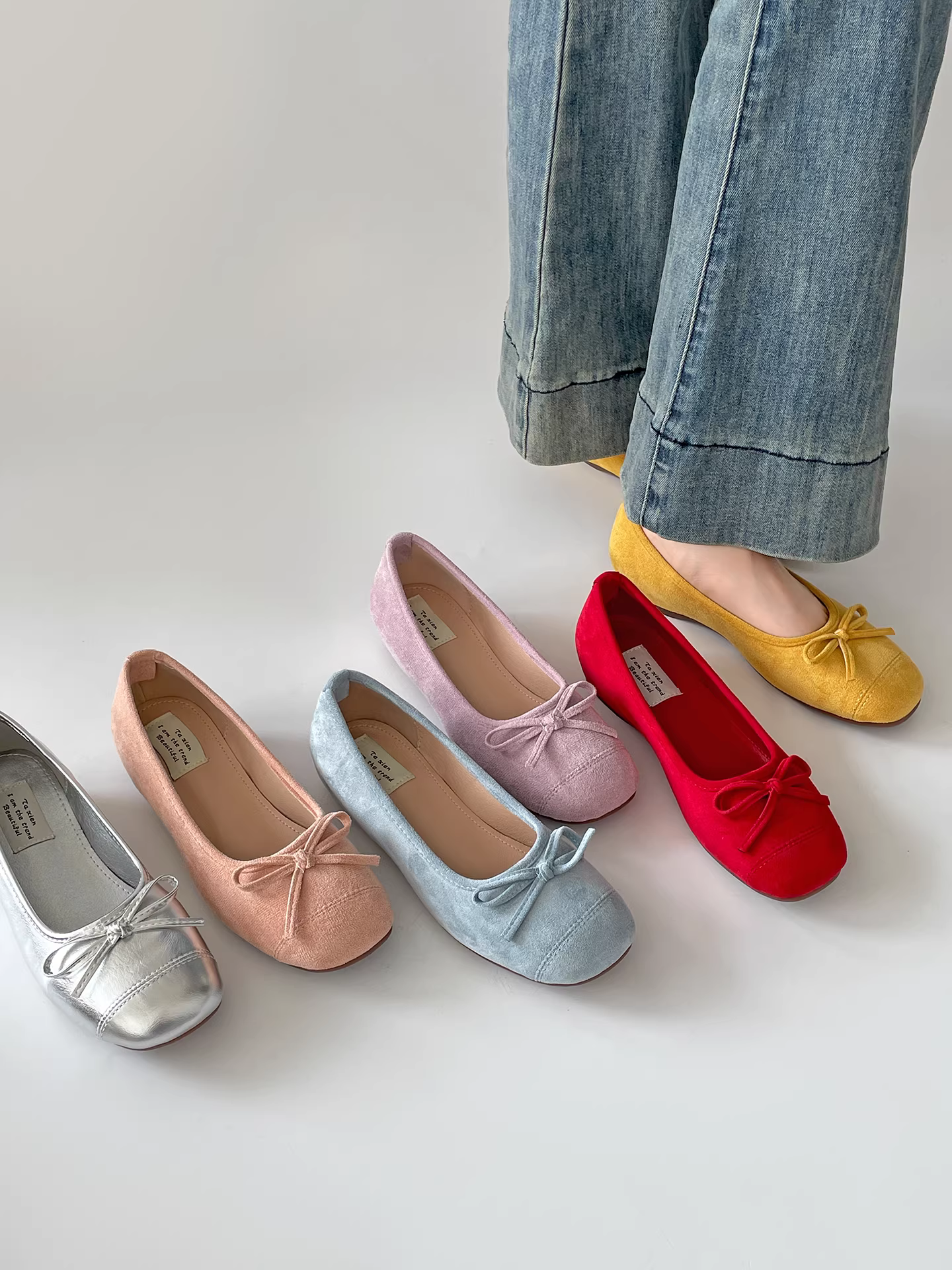 Giày bệt đế xuồng kiểu Pháp cổ điển màu bạc dành cho nữ, kiểu mới mùa thu 2025, phù hợp với chân váy, kiểu Mary Jane.