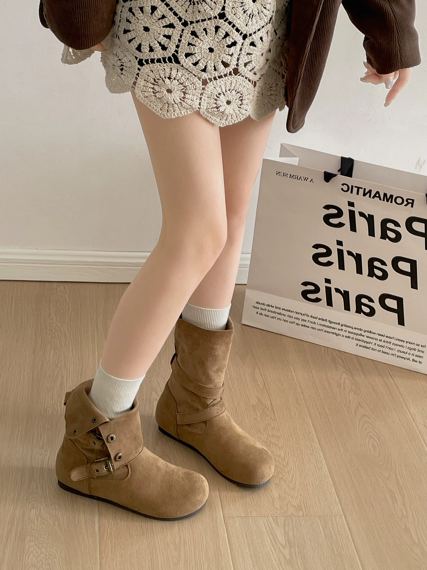 Giày bốt đế dày màu kaki Meilade dành cho nữ, kiểu thu đông 2025, phối cùng chân váy, lót lông cừu, kiểu cổ điển Birkenstock, bốt ngắn.