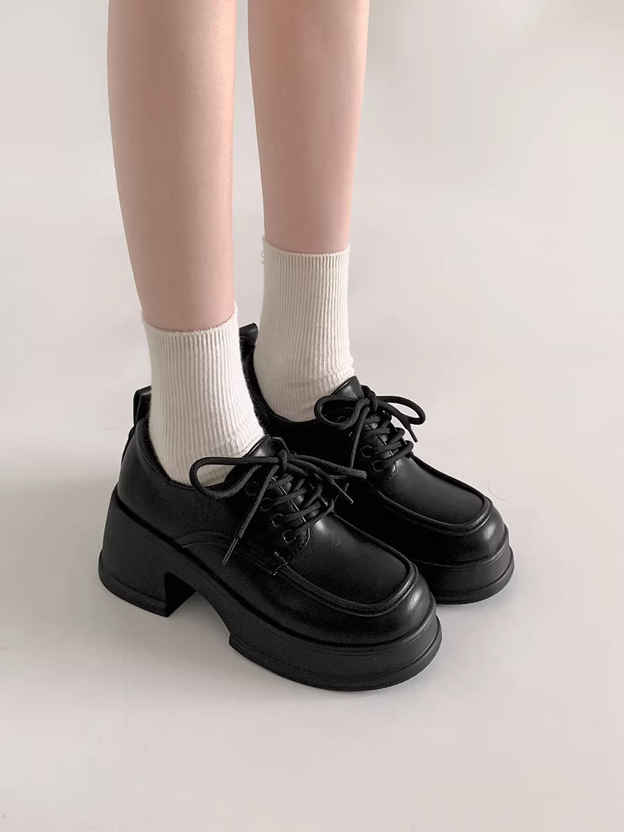 Giày da nữ đế dày kiểu retro Pháp đen, phong cách thu đông 2025 mới, phối cùng chân váy, kiểu Mary Jane.