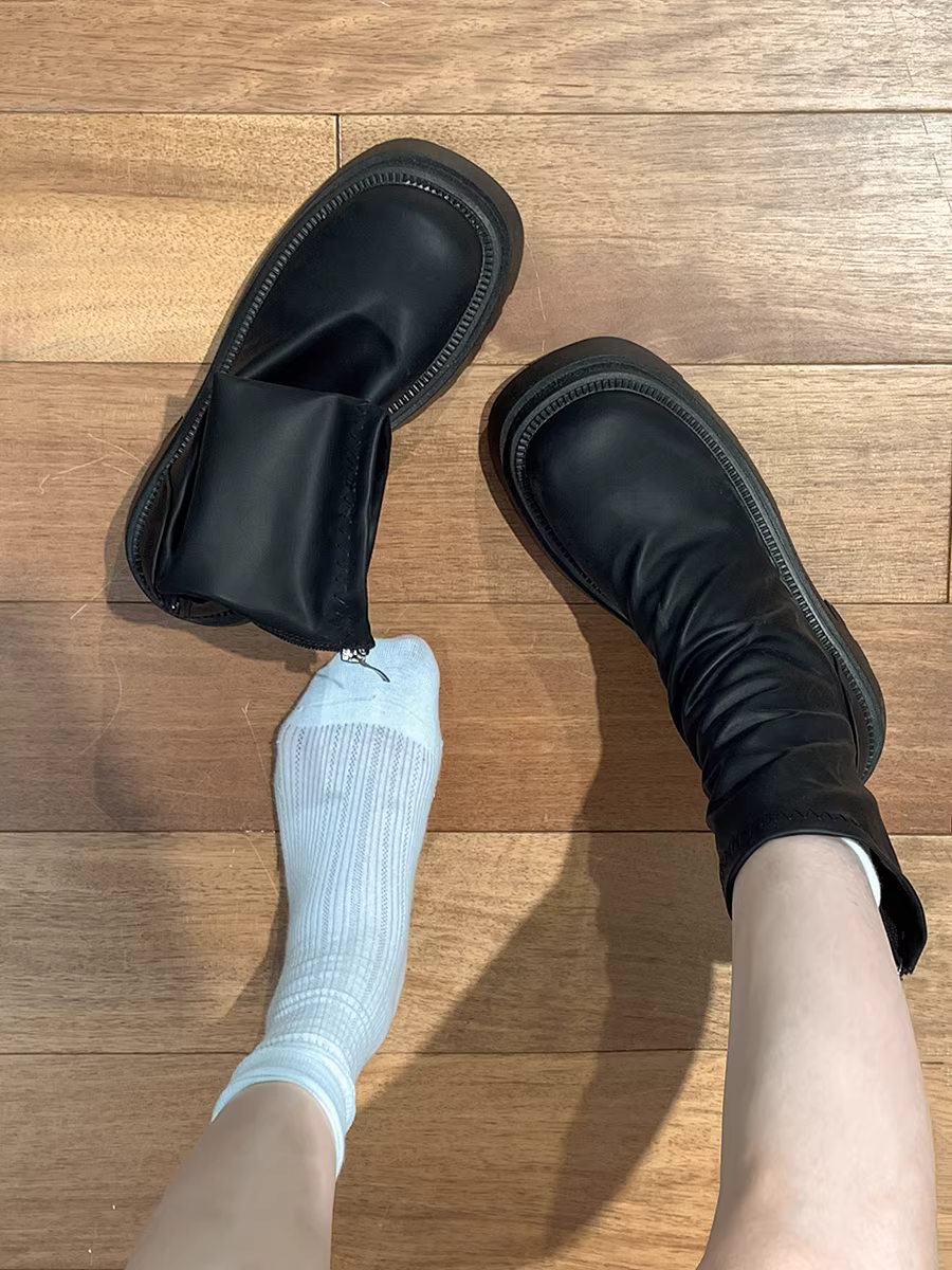 Giày bốt đế dày kiểu Anh đen, dành cho nữ, mẫu mới thu đông 2025, thích hợp phối cùng chân váy, kiểu Martin.