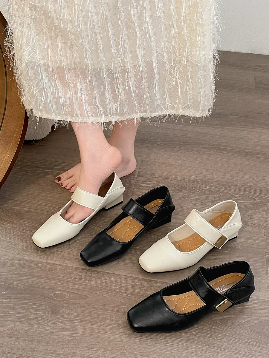 Giày nữ đế vuông, mũi vuông, miệng nông, gót dày, kiểu dáng mới mùa thu 2025, phối cùng chân váy, giày da Mary Jane kiểu Pháp tăng chiều cao.