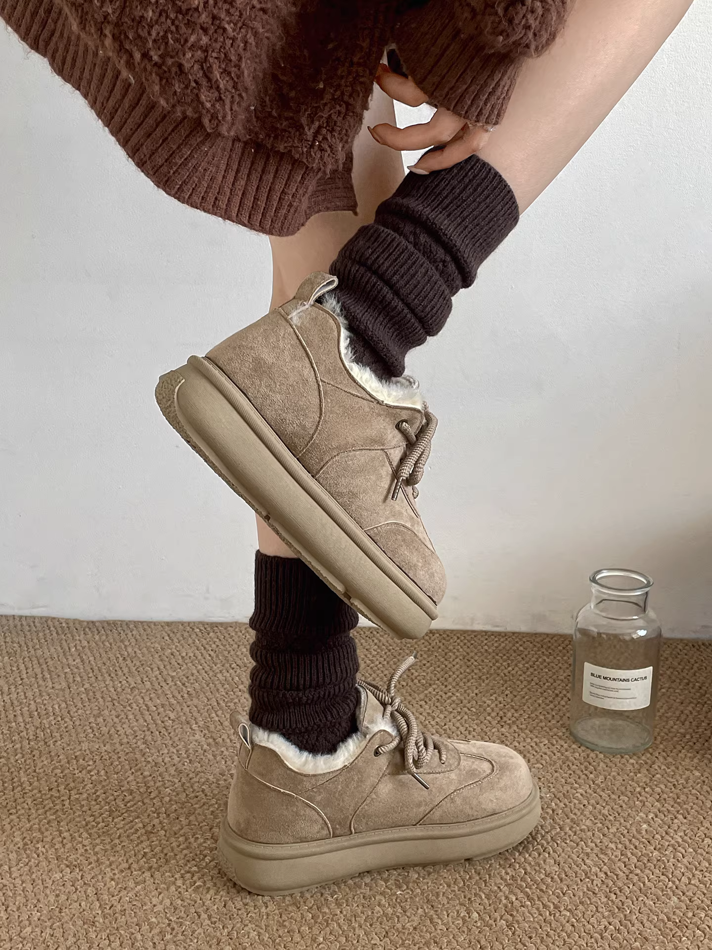 Giày cotton đế dày lót lông cừu đa năng kiểu retro dành cho nữ, kiểu mới mùa đông 2025, áo khoác ngoài ấm áp, giày tập luyện Đức lót lông cừu chống trơn trượt