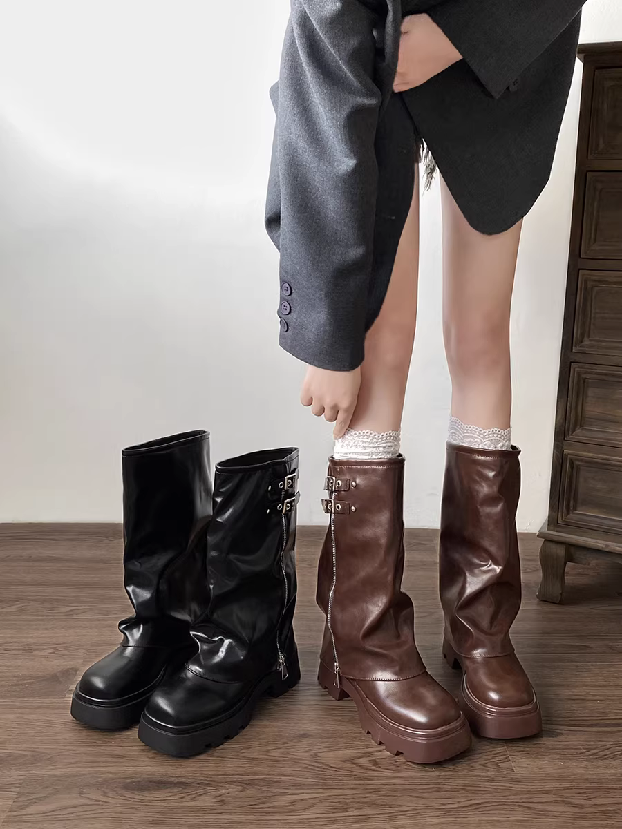 Giày bốt đế dày màu nâu tăng chiều cao, không cao đến đầu gối dành cho nữ, kiểu dáng retro thon gọn mùa thu đông 2025 dành cho phụ nữ cỡ lớn.