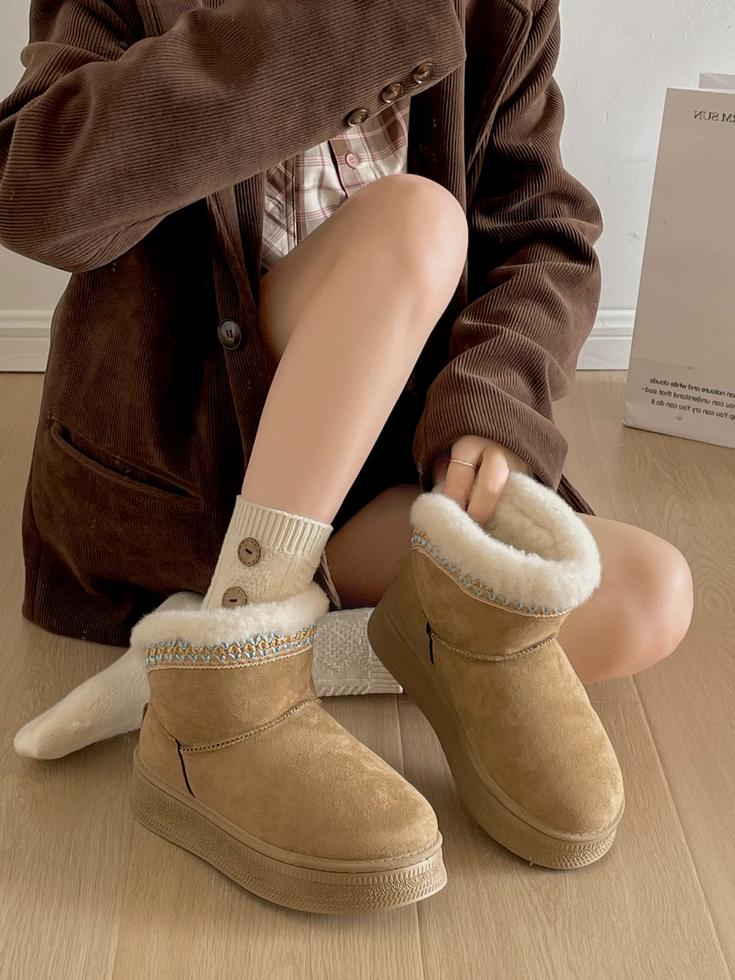Giày bốt tuyết nữ đế dày lót nhung màu nâu cổ điển, dày dặn, giữ ấm mùa đông 2025, chống trơn trượt, kiểu Birkenstock, chất liệu cotton